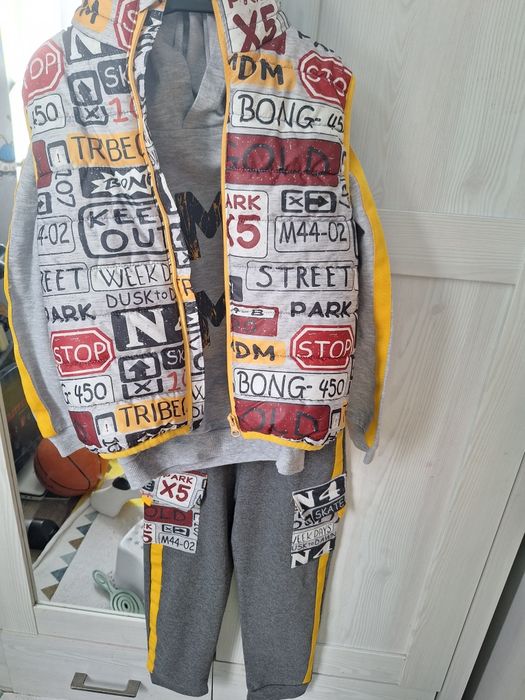 Екип с елек и яке 128 размер