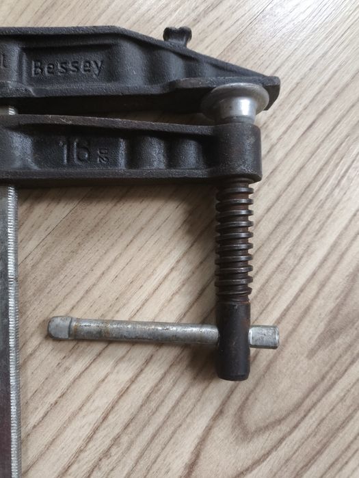 Стяга Bessey 16 original маса за електрожен