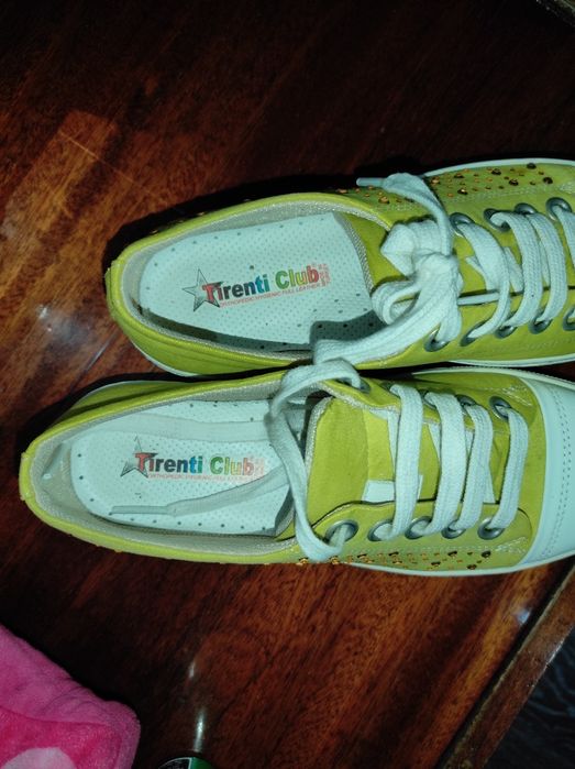 Продам кеды на девочку