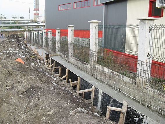 Подпорни стени площадки от бетон дренаж Груб строеж фундамент зидария