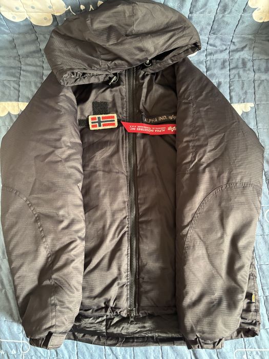 Продам куртку Alpha Industries.