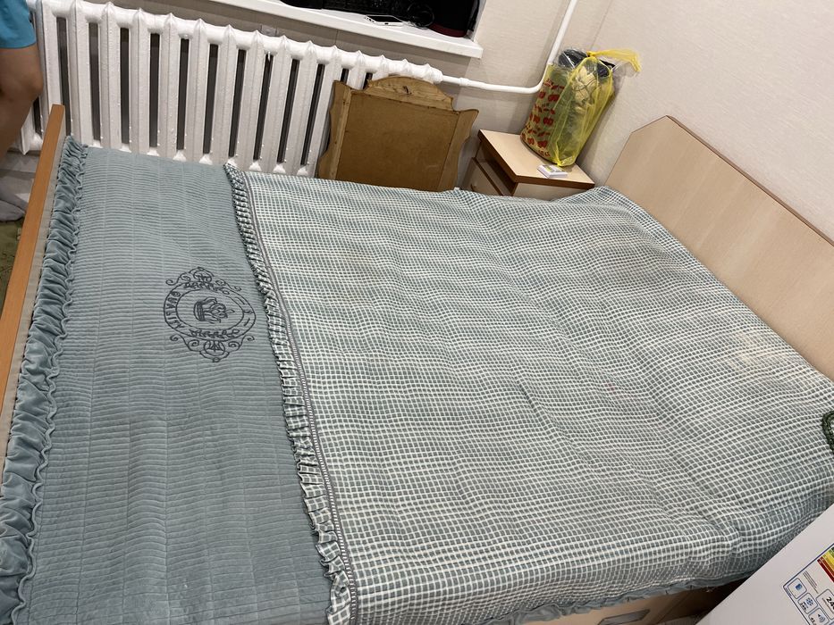 Продам Спальный гарнитур