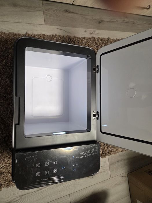Vând mini frigider auto de 35L nou,alimentare 12V și 220V preț 1100