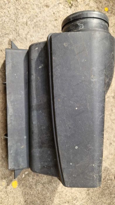 Deflector aer VW Golf 5 plus cod 1K0 805 971 C