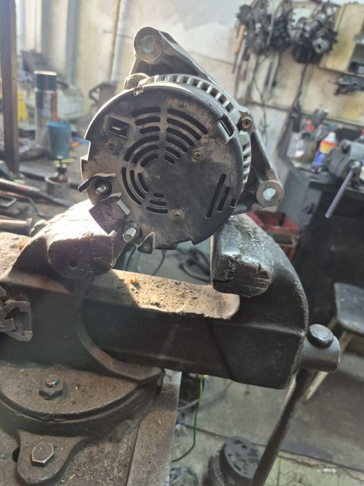 Продам генератор на Мерседес