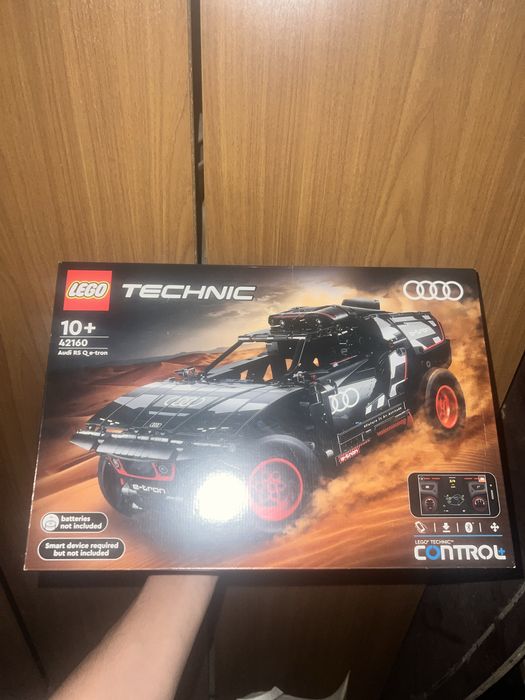 Продам LEGO Technic 42160 Audi RS Q e-tron (Новый, запечатан)