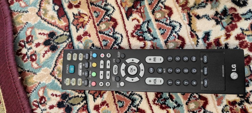Пульт на телевизор