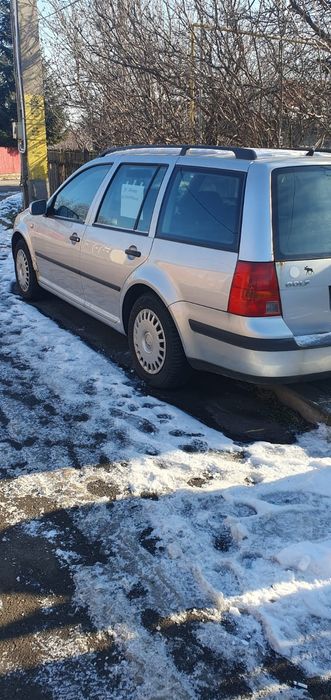 Vând Volkswagen golf