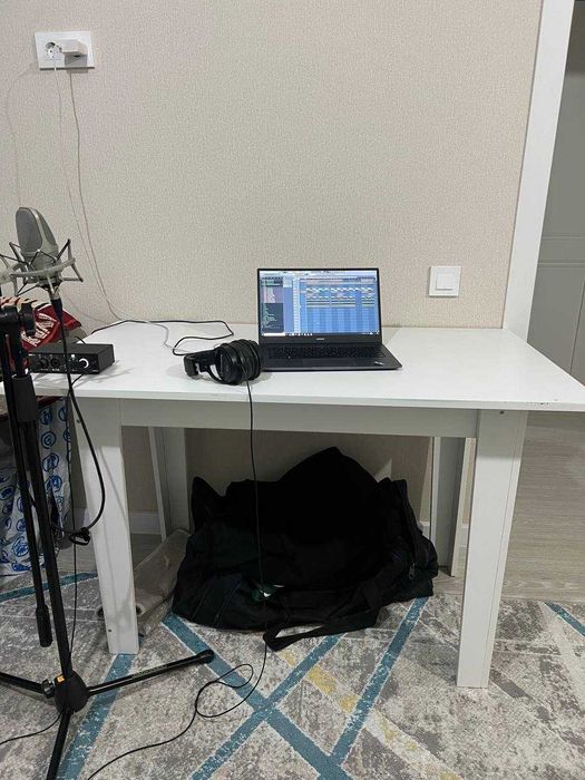 Компьютерный стол, парта, письменный стол