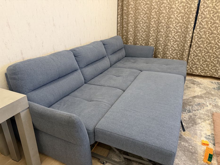 Продам диван угловой