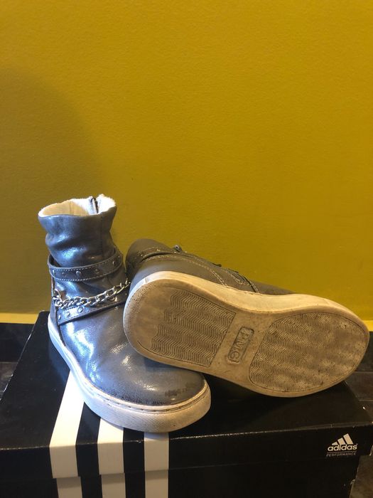 Детски ботушки 2бр.