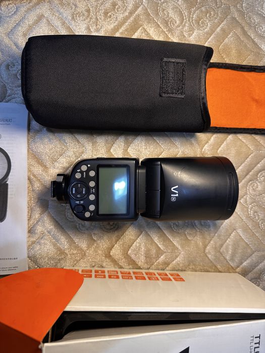 Продам вспышку Godox V1N TTL для Nikon.