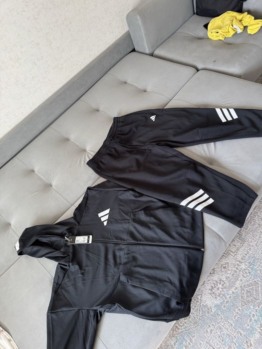 Продам вещи Adidas