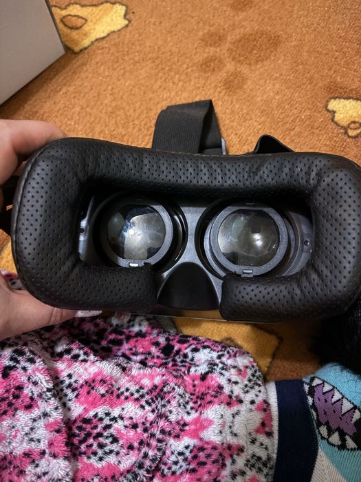 Слушалки ,3D очила и клавиатура