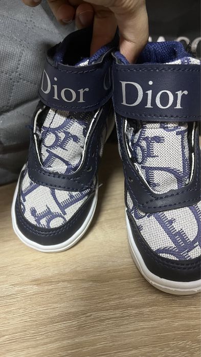 Продается детская обувь