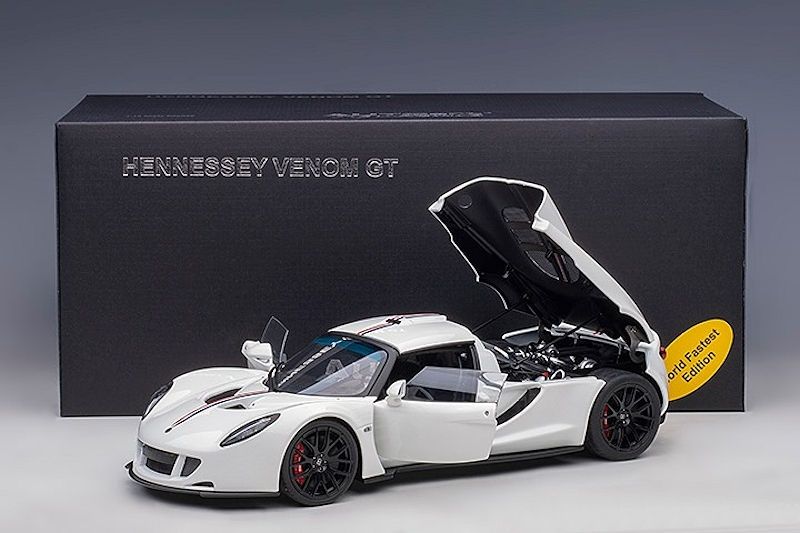Autoart   Signiture  Henessy Venom GT  1:18