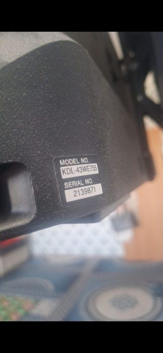 Телевизор sony с разбитым экраном,с пультом желательго ремонтникамм