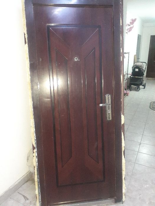 Продам двери входные