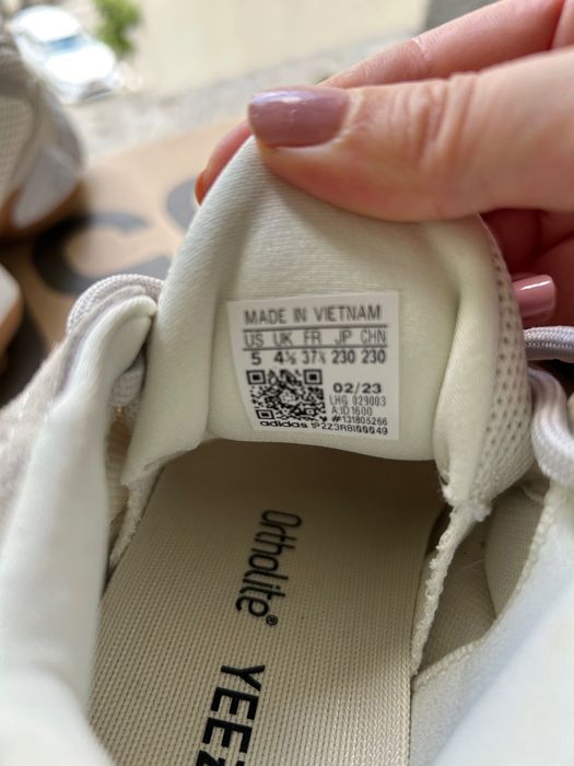 Adidasi adidas Yeezy 500