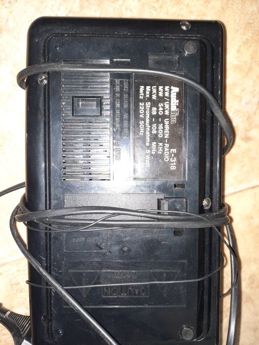 Radio 2 modele ,unul SONY si Radio Audio digital.