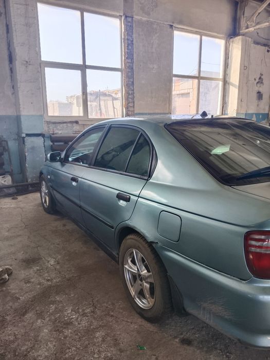 Продам Хонда аккорд 2001года