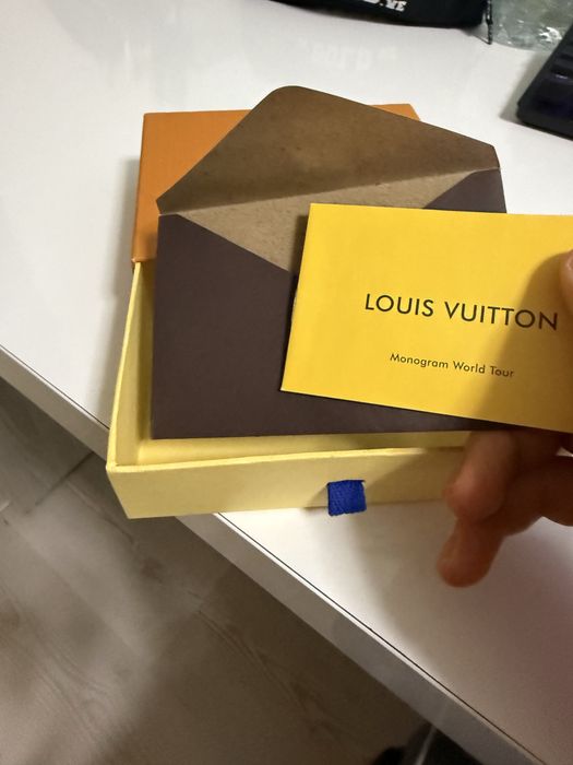 Louis Vuitton портфейл