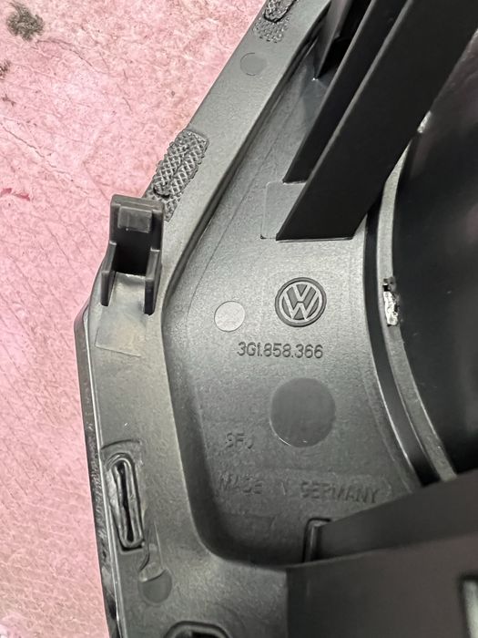 Trimuri plasticuri ornamente plansa bord europa pt vw passat b8