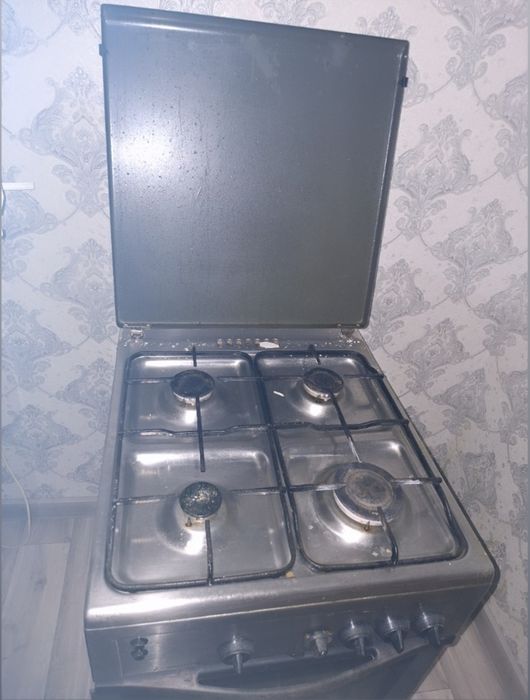 Продаётся газовая плита.