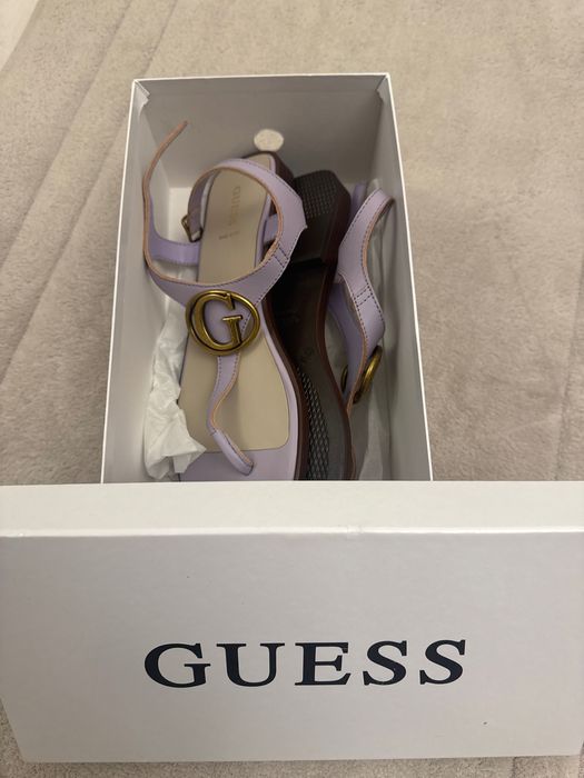 Лилави сандали Guess