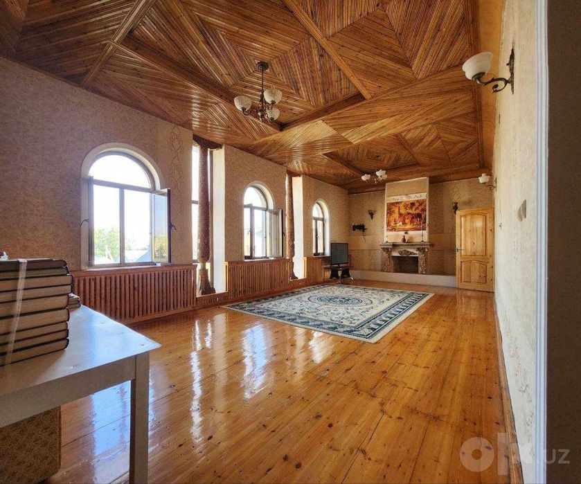 Продается крепкий угловой дом. Кибрайский район, пос. Дурмень