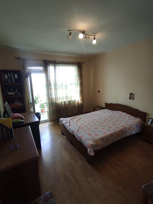 Продава се Тристаен апартамент в Бургас, Център - 102 кв.м за 1270 €/кв.м - Снимка #2