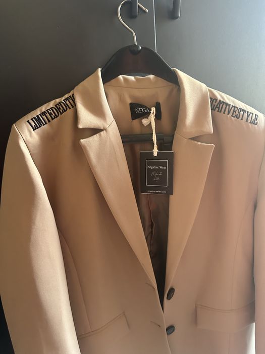 Сако nude negative/pause