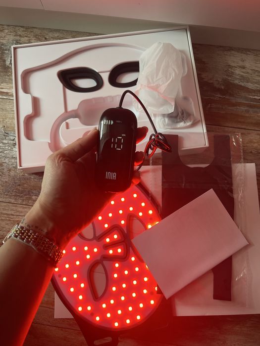 Нова Лед Маска Inia Glow 2