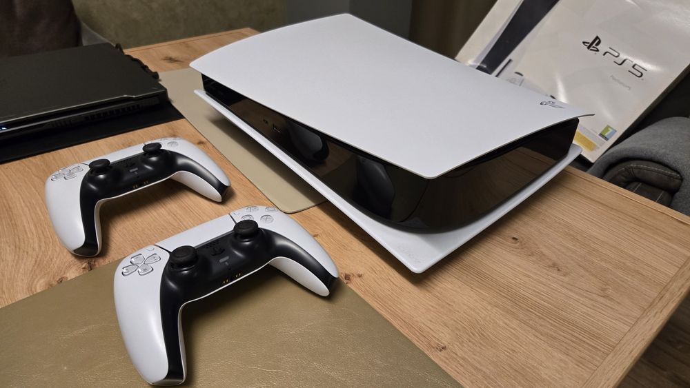 Playstation 5 PS5 с 2 контролера + 3игри
