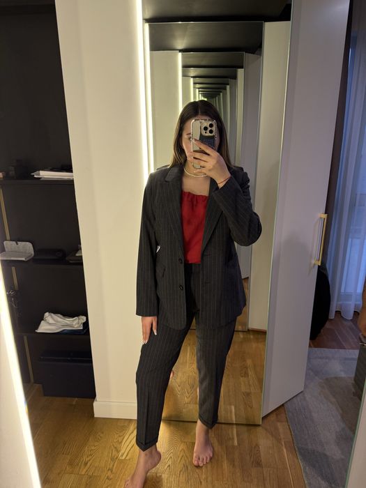 Costum din stofa Benetton NOU