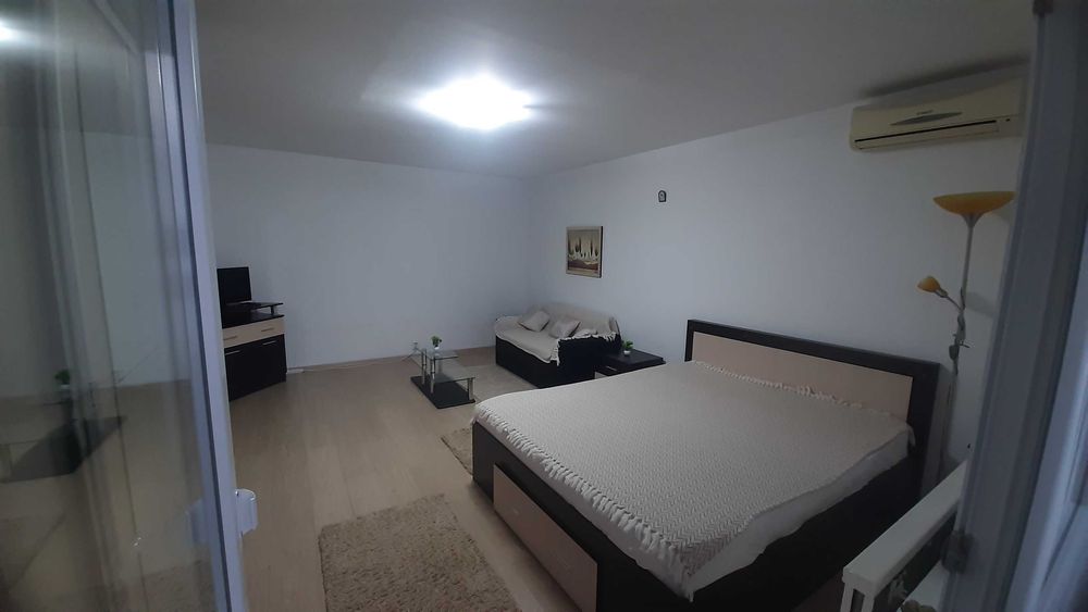 Proprietar – Mall Vitan-Dristor –str. Agatha Barsescu–Foarte spatioasa