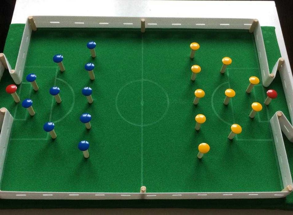 Joc fotbal de colecție, cu bilă și pioni din lemn pentru copii