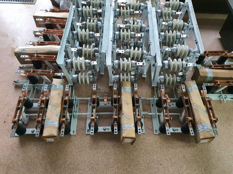 Разъединитель РЛНД.1-10II/400-УХЛ1 с приводом ПРНЗ-10