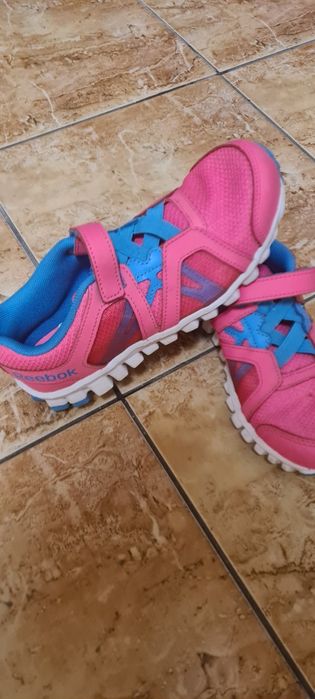Adidasi Reebok fetite, masura 32, stare foarte buna