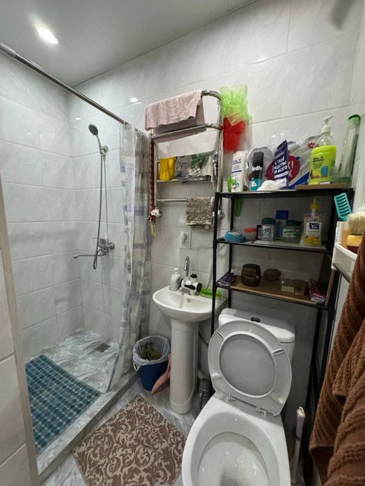 2 этажа,4 комнаты,шумоловский городок