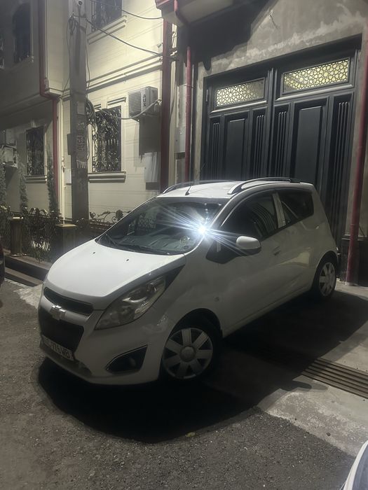 spark sotiladi oq rang avtomat 2018 yil xolati yaxshi megicar pult