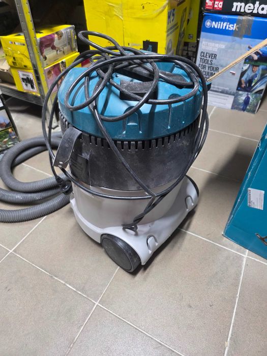 Makita VC2512L aspirator electric 1250 W | 25 l | Clasa praf: L | 230V