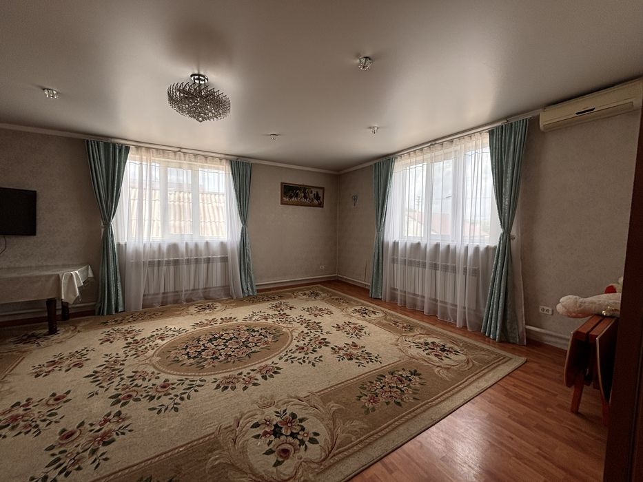 Продам коттедж в хорошем районе