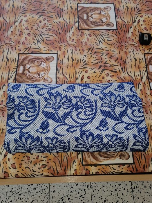 Автентична покривка за легло