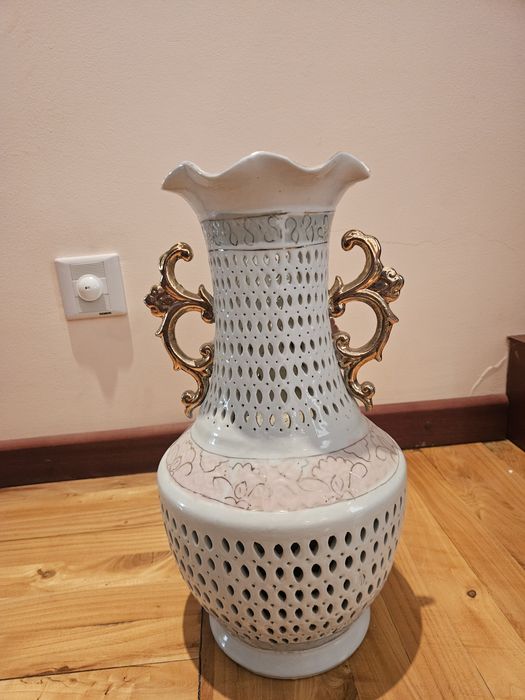Китайская фарфоровая < 40см шикарная ваза