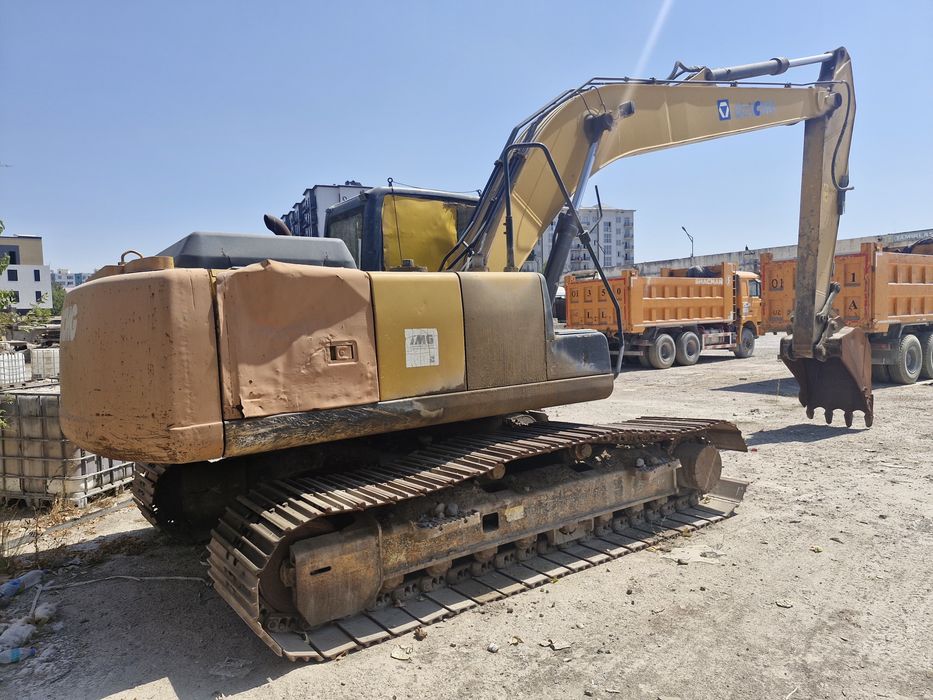 XCMG 210 гусеничный эксковатор сотилади. Соз холатда.
