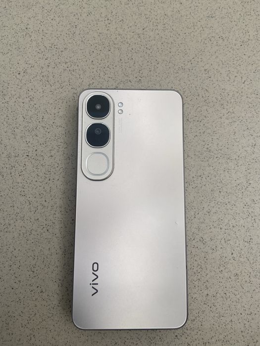 Игравой телефон Vivo v40 lite
