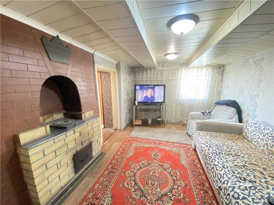 Отдельностоящий дом по ул Сурикова(начало) с мебелью