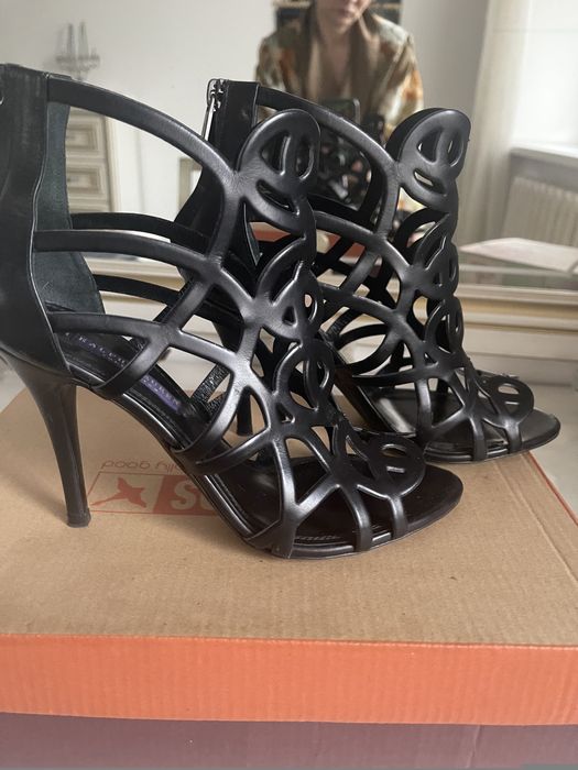 Продам туфли производство Италия