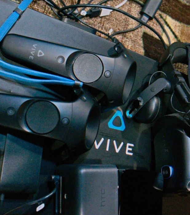 HTC Vive Cosmos Elite VR Headset